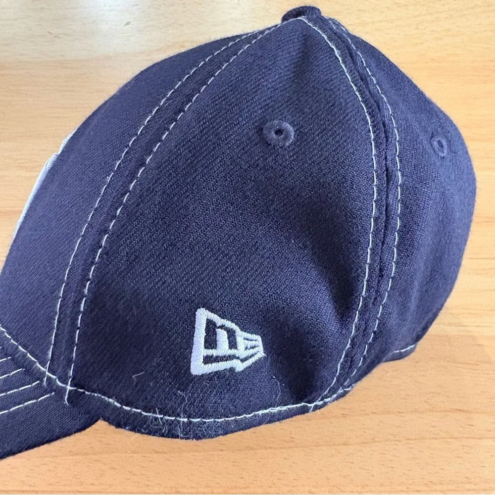 New Era 9TWENTY New York Yankees Contrast Stitch Cap — Youth - Picture 4 of 8